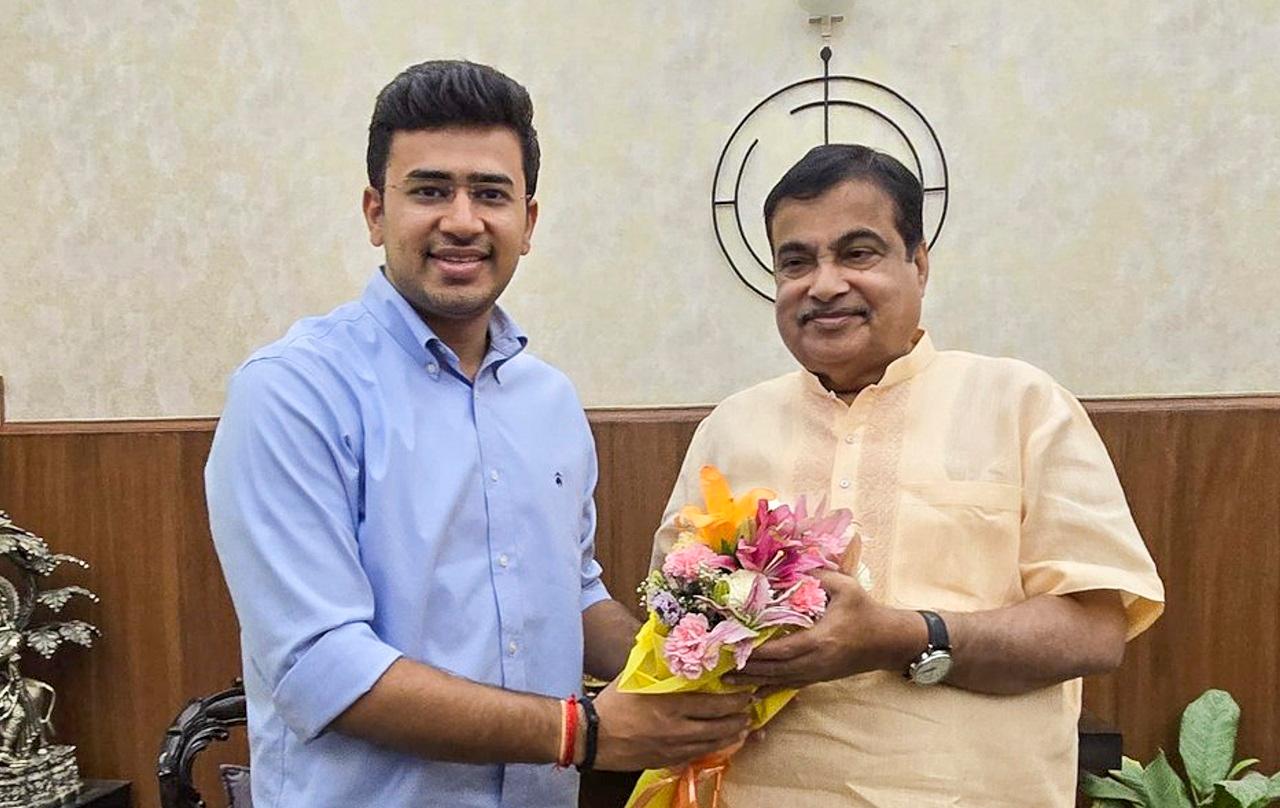 He served as a member of the Maharashtra legislative council from the Nagpur Graduates' constituency from 1989 to 2014