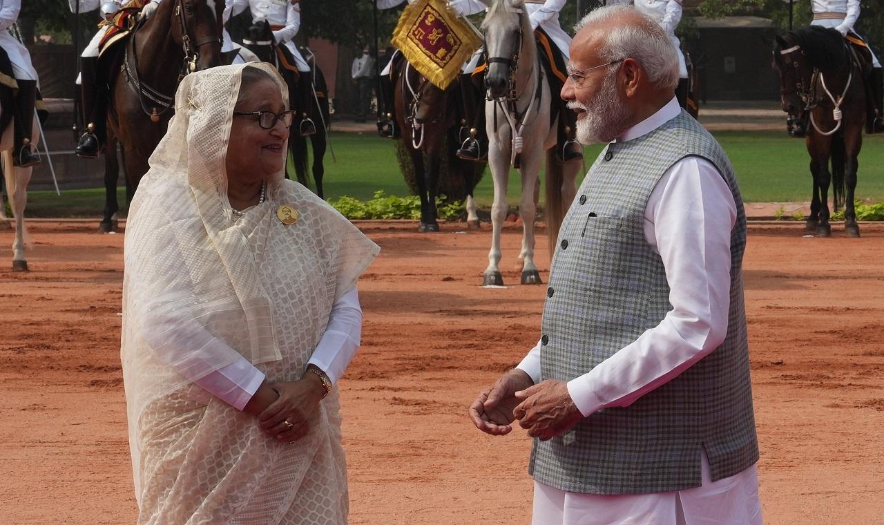 Bangladesh Prime Minister Sheikh Hasina and Prime Minister Narendra Modi met with ministers and delegates from both countries at the forecourt of Rashtrapati Bhavan