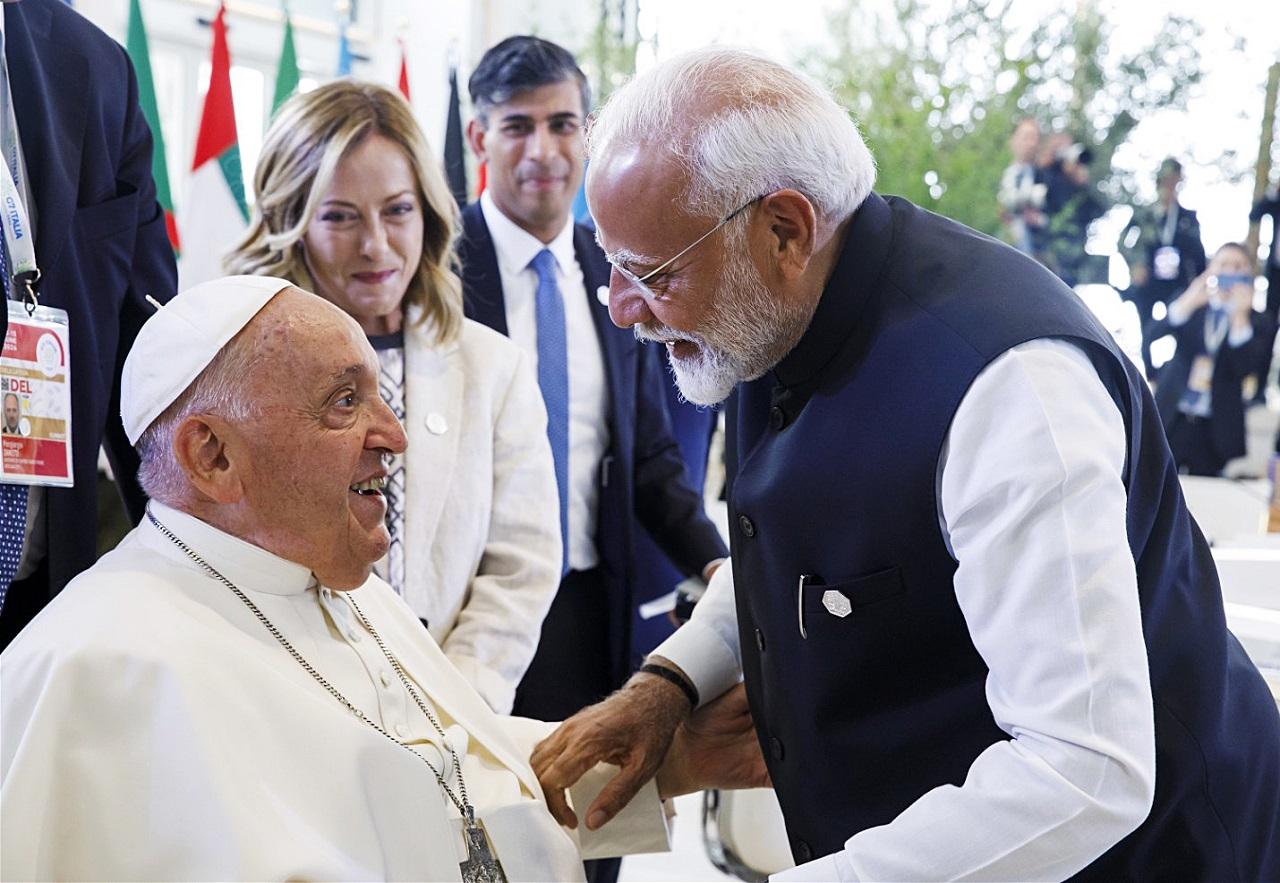 The Prime Minister briefed the Pope about the ambitious initiatives taken by India in combating climate change as well as India's success in administering one billion Covid-19 vaccination doses. His Holiness is said to have appreciated India's assistance to countries in need during the pandemic