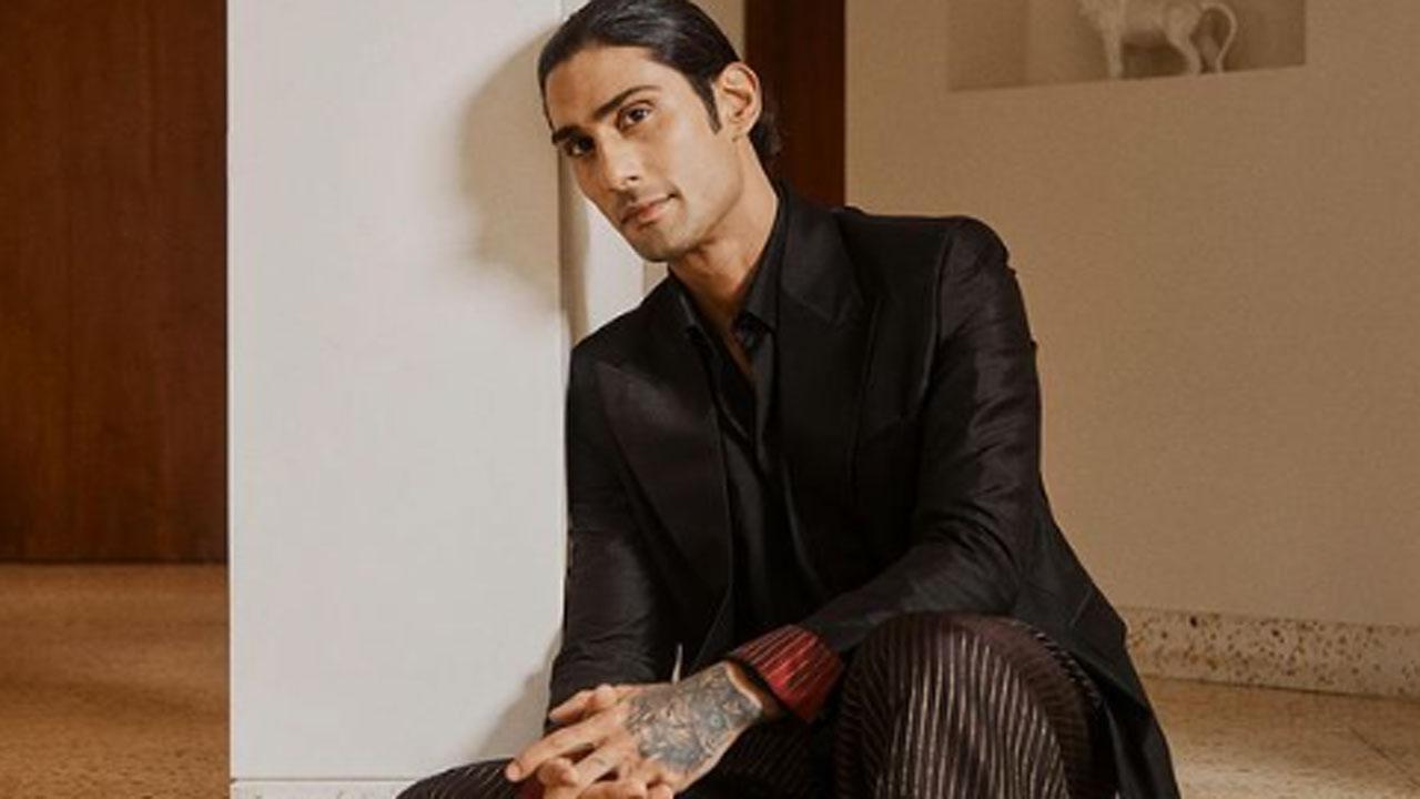 Prateik Babbar reuses late mom Smita Patil's Kanjeevaram saree