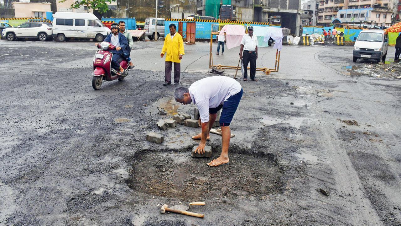 Mumbai: Click that pothole!