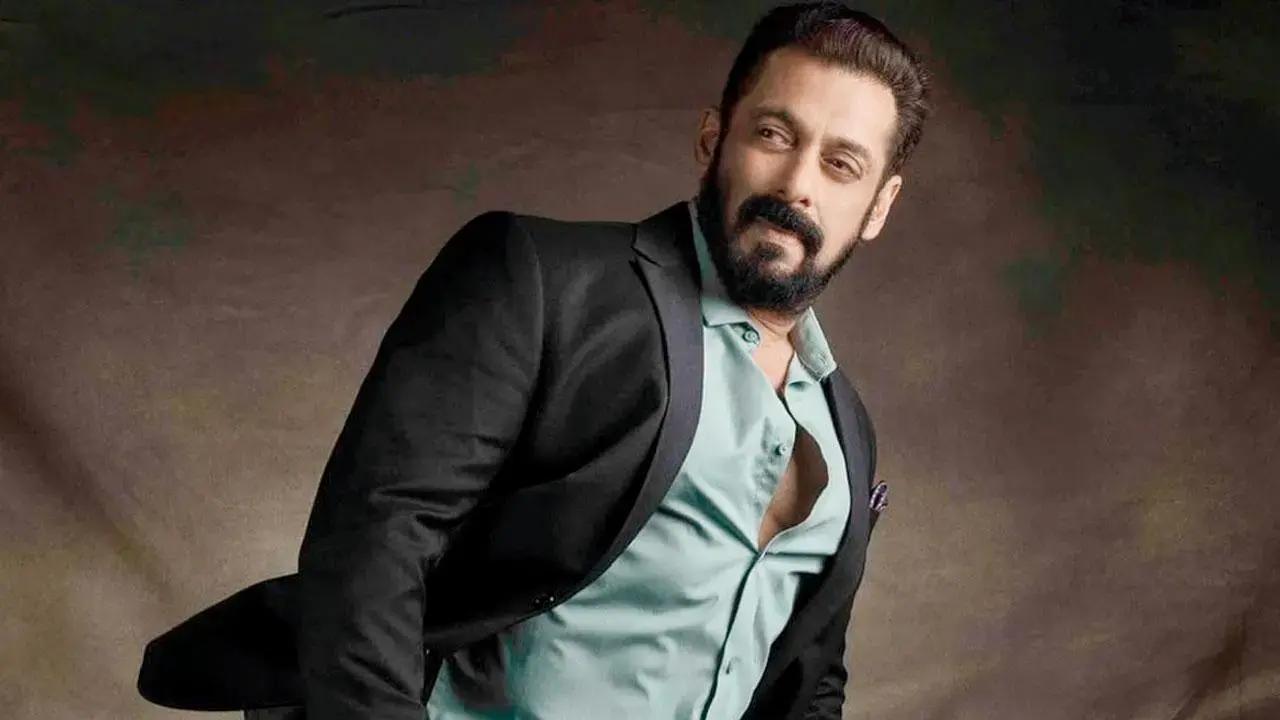 Salman Khan leaves from Sohail's house after watching ICC T20 World Cup 2024 