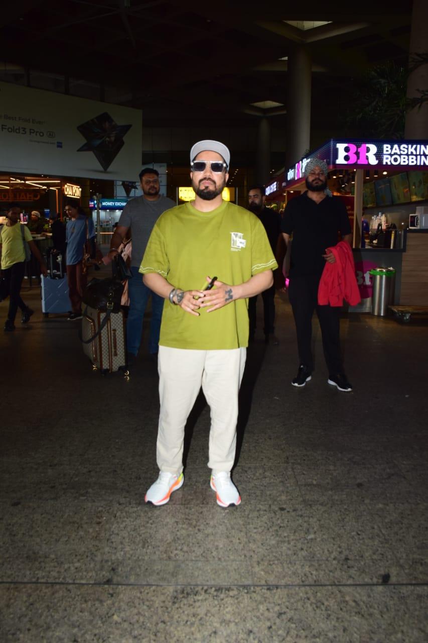 Boys, take notes from Mika Singh and level up your fashion game