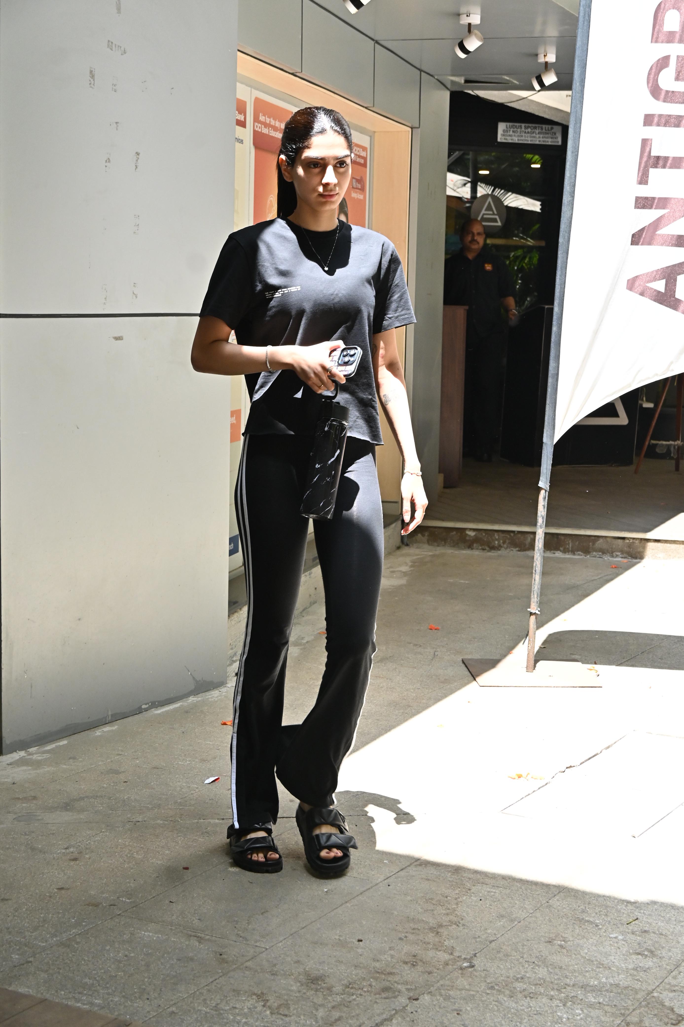Khushi Kapoor stepped out in a comfy and casual outfit