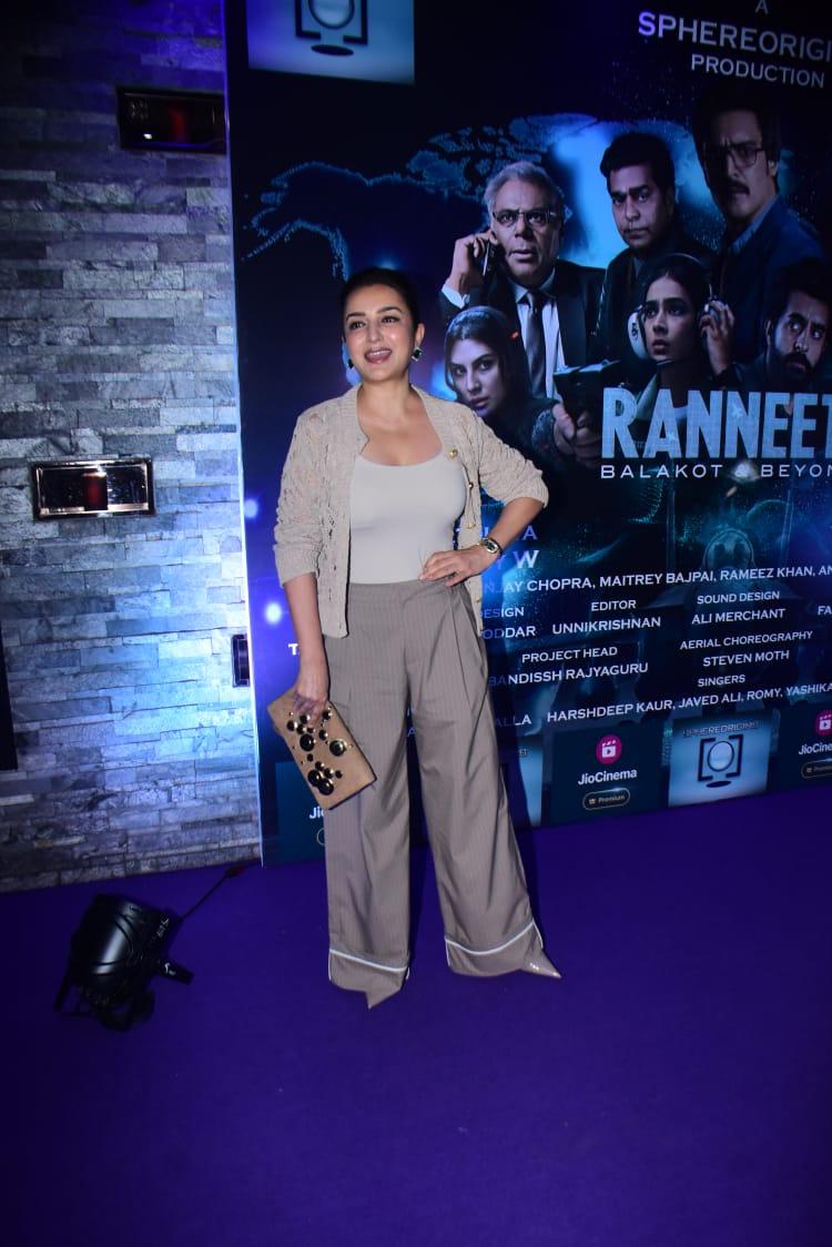 Tisca Chopra posed for the paparazzi at the blue carpet of an event