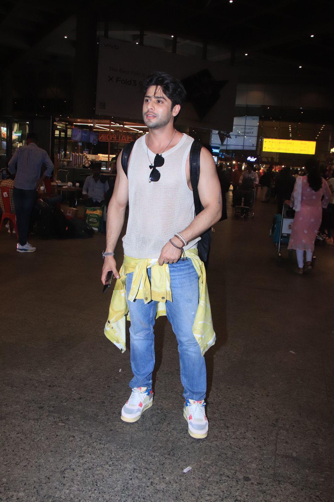 Jibraan Khan, who will be seen in Ishq Vishq Pyaar Vyaar alongside Rohit Saraf and Pashmina Roshan, was spotted at Mumbai airport