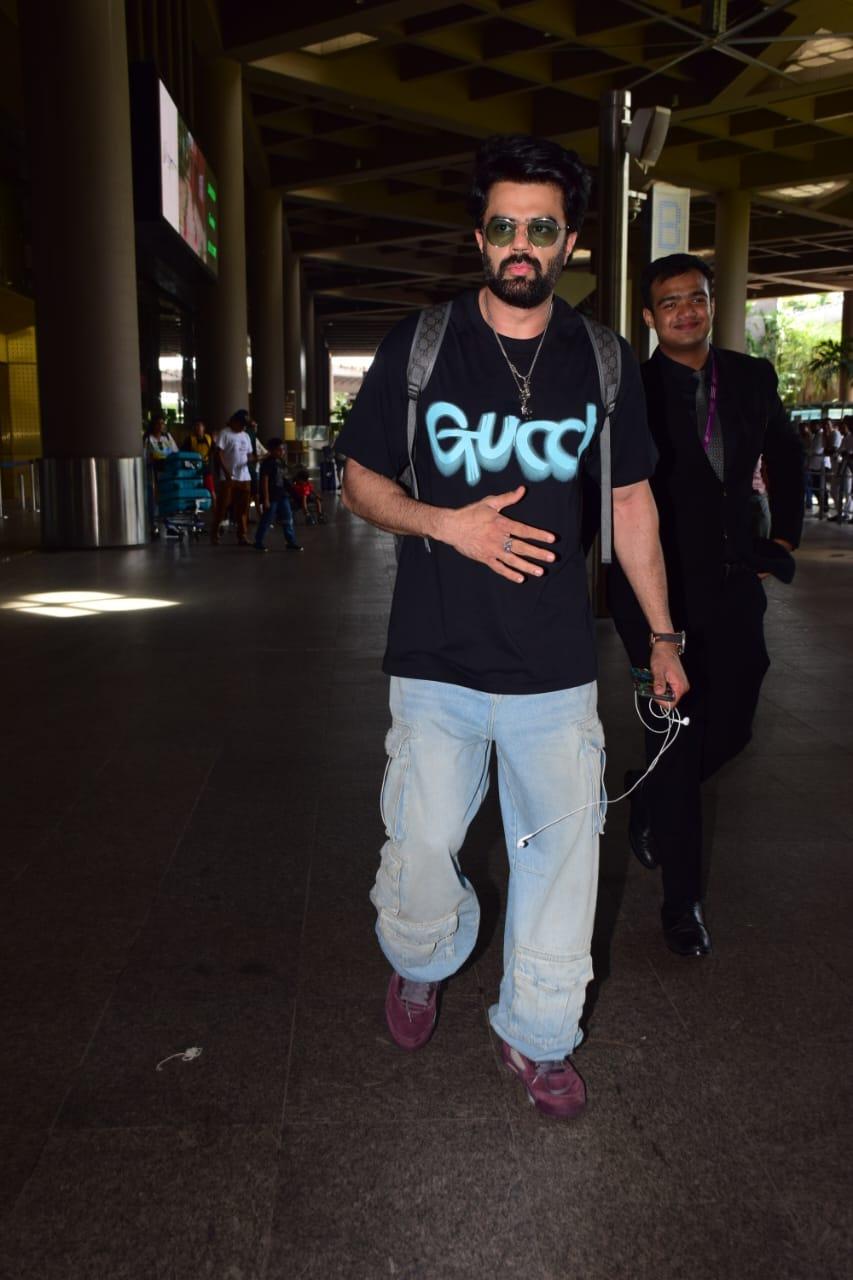Manish Paul's comfy outfit looks super cool