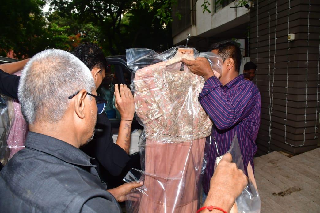 Wedding preparations are in full swing, and this picture taken outside Sonakshi's house can prove it