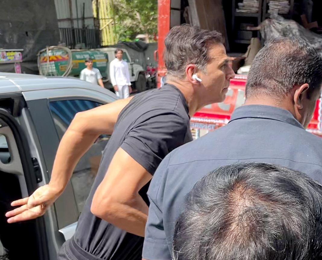 Akshay Kumar was clicked in the city. The actor was in a rush when he was papped