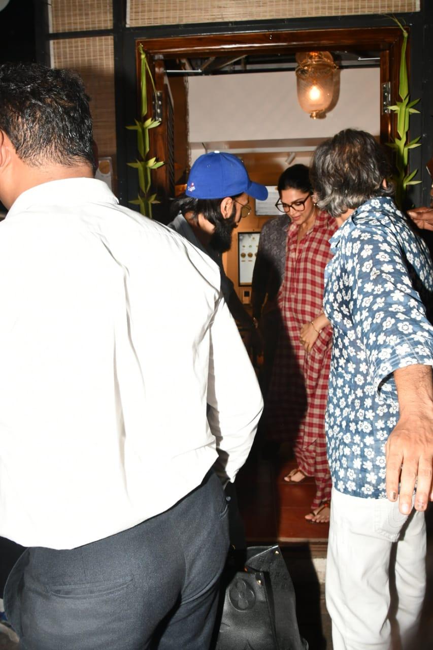 Deepika wore loose red outfit for her dinner night look