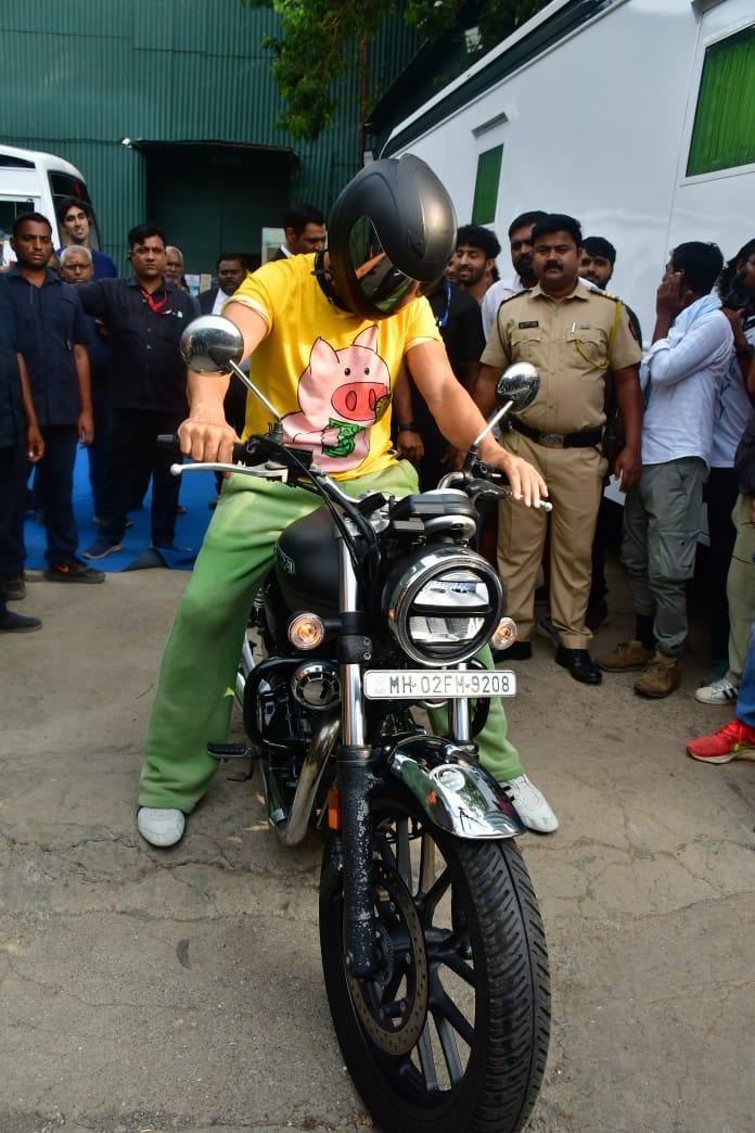 Akshay Kumar went out and about on a bike ride