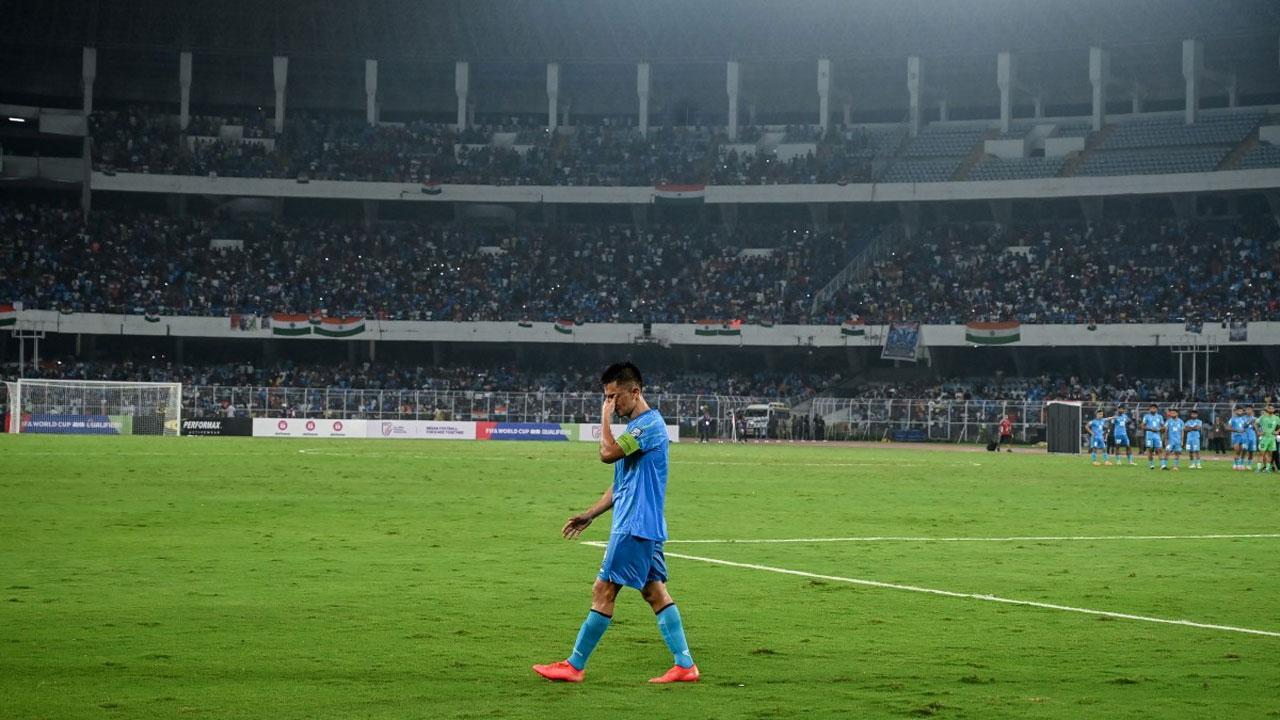 Tears of adieu! Sunil leaves India grieving