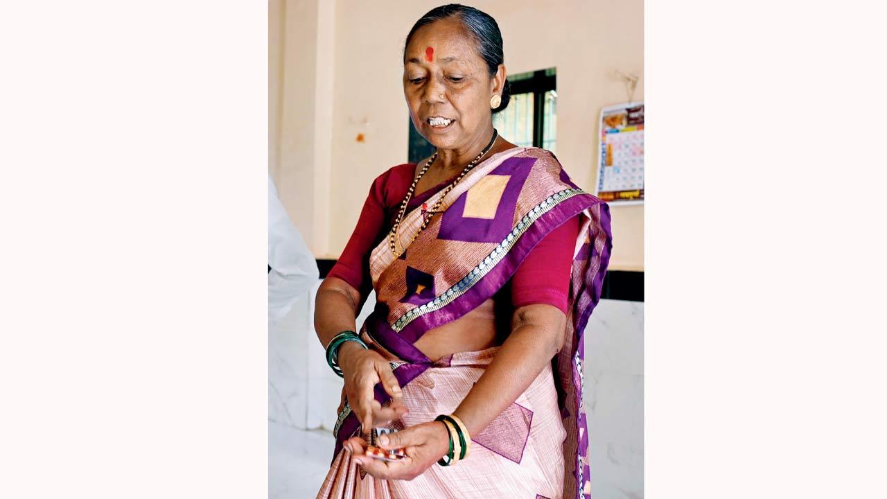 Bhimabai Patil, resident