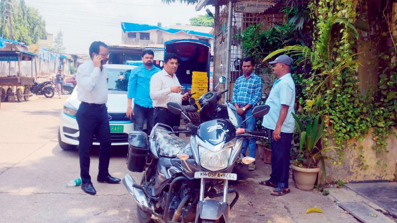 Ulhasnagar: Notices issued as UMC workers play truant after marking themselves present