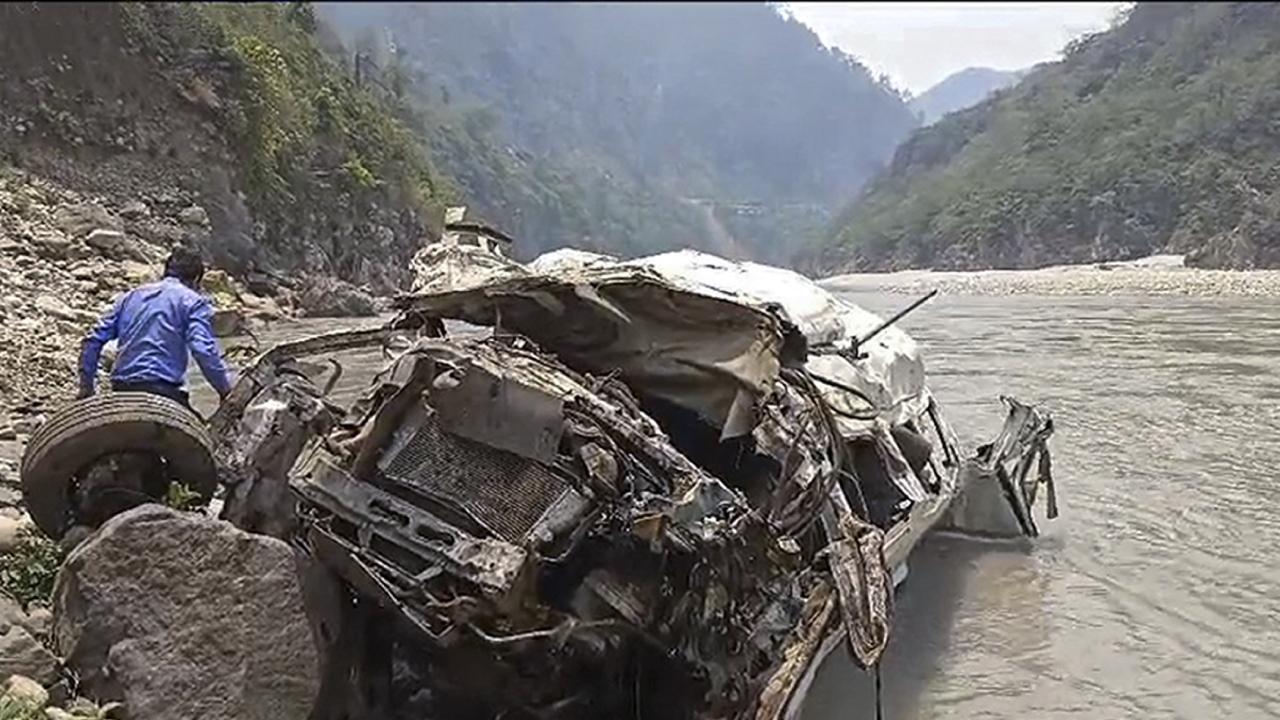 State Disaster Response Force (SDRF) and police officials immediately rushed to the spot following the accident and launched a massive rescue operation