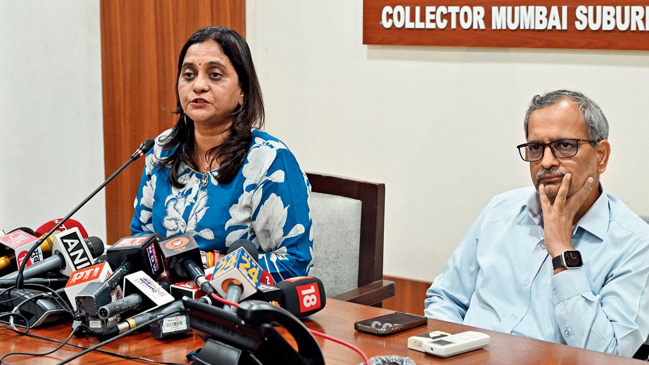 Returning Officer Vandana Suryavanshi and Collector Rajendra Shankar Kshirsagar at the latter’s office on Sunday. Pic/Nimesh Dave