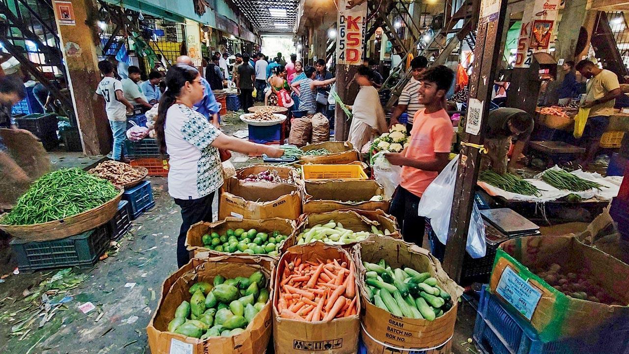 Wholesale inflation climbs to 2.61 per cent in May