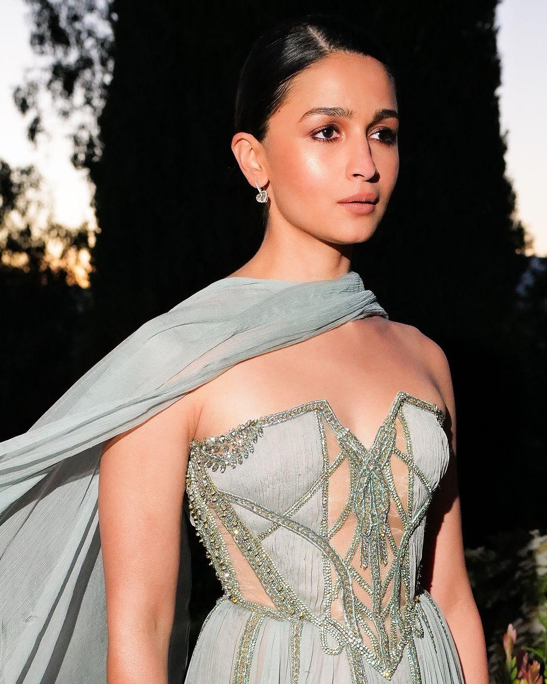 While it has similarities to the Bridgerton regency-era style, Bhatt's outfit is not overly extravagant. 