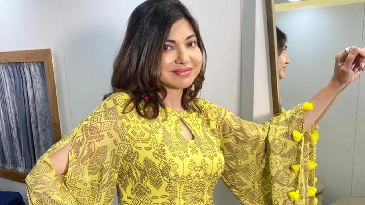 'Viral attack' leaves singer Alka Yagnik with rare sensory hearing loss