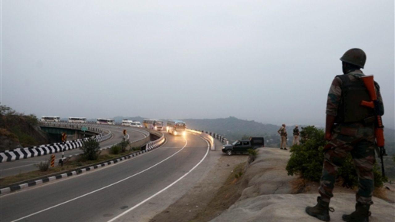 On Sunday, another group of pilgrims set off from the Pathna Chowk base camp in Srinagar for the annual Amarnath Yatra.