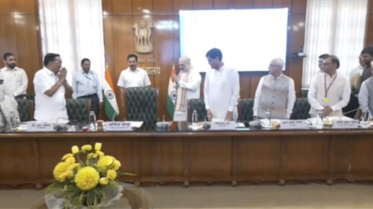 Attending the meeting were Union Minister CR Patil, Minister of State Nityanand Rai, along with secretaries and senior officials from Home Affairs, Water Resources, Earth Sciences, Environment, and other relevant departments. The meeting took place at the Ministry of Home Affairs in North Block.