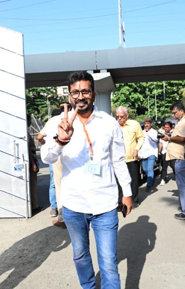 MVA candidates Amol Kirtikar & Varsha Gaikwad visited NESCO Centre in Goregaon where counting for Mumbai Lok Sabha Election Results 2024 is underway.