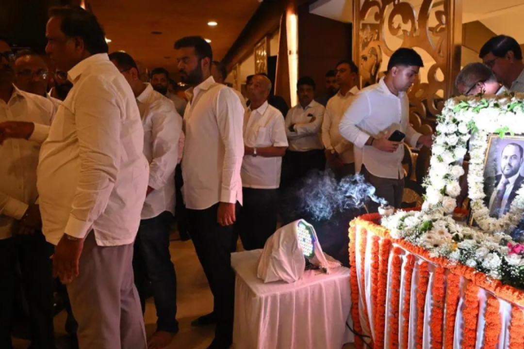 Mortal remains of Amol Kale reach his Mumbai residence: Watch