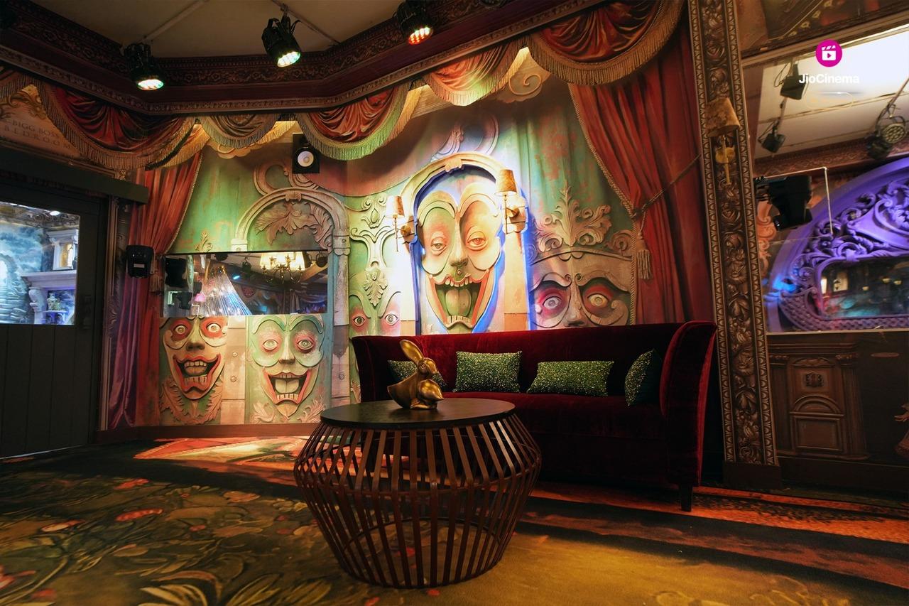 The bedroom, designed like a time-warped theatre of a fantasy world, evokes the charm of silhouette cutout backdrops. Beds are placed uniquely to foster interaction and bonding among housemates. 