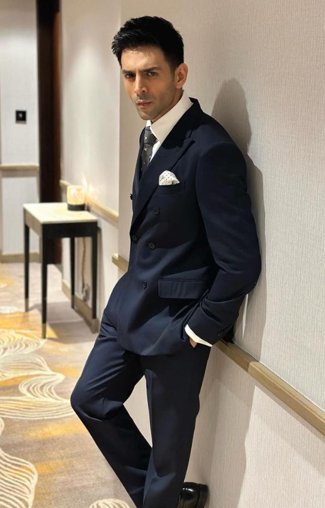 Here, we spotlight five Bollywood heartthrobs who have aced the black formal suit look, making fans swoon. 
