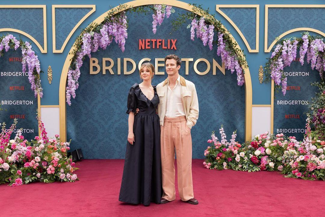 Luke Newton and Claudia Jessie arrived looking picture-perfect. How can two people be so gorgeous?