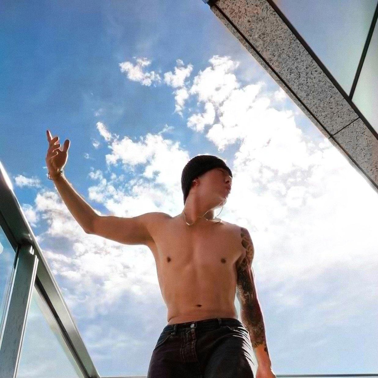 The entire ARMY has praised how great the BTS members look, especially after when they reveal their toned abs.