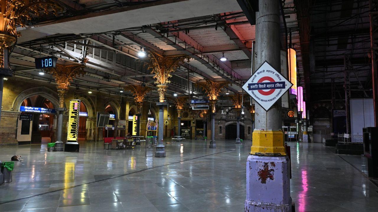 Significant progress has been made with the completion of work on 65 points out of 75, 51 tracks out of 120, and 1 signal out of 60 by the afternoon of 1st Jun. This indicates efficient execution and adherence to project timelines.
