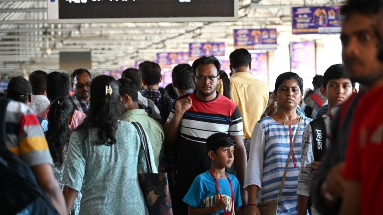 IN PHOTOS: Central Railway's 63-hour mega block creates chaos at Dadar station