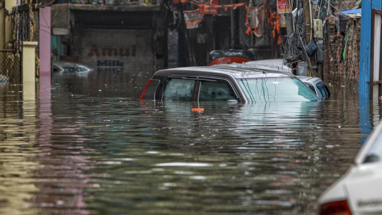 The Met Department said that heavy to very heavy rainfall/thunderstorms were seen at most places with extremely heavy rainfall at isolated places over Delhi and the National Capital Region