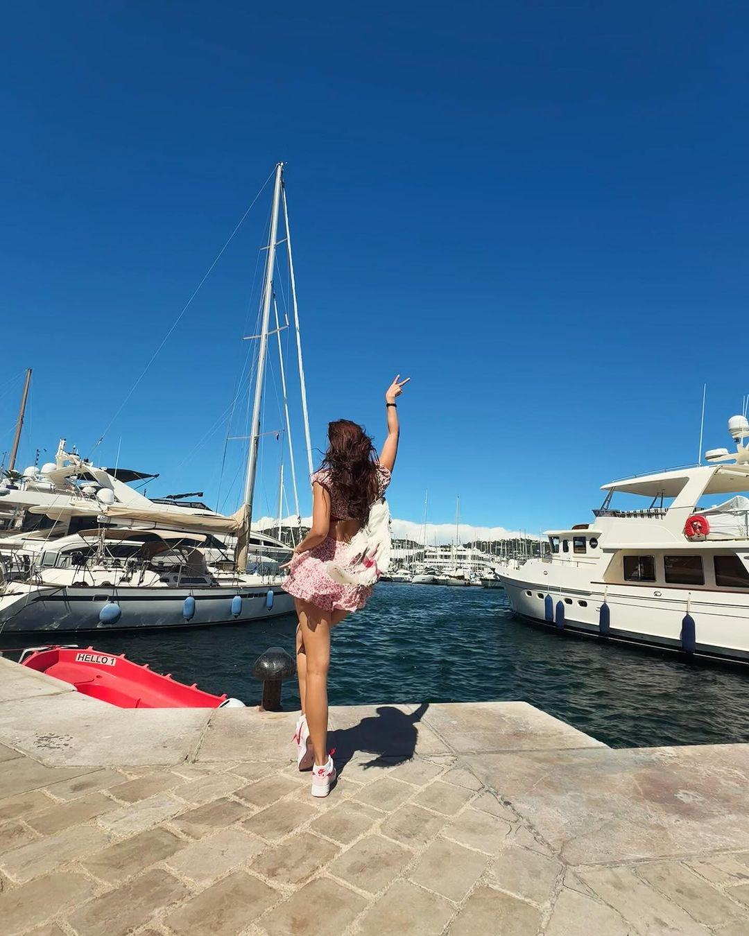 She posted several photos from a cruise and shared some highlights of her trip. Her caption read, 'Last week’s been fun.'