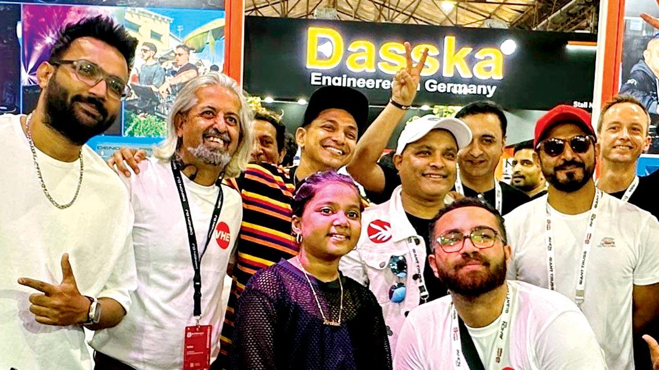 (Centre) DJlil Aarohi with (first from right) Nikhil Chinapa