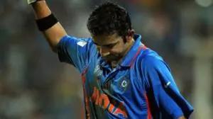 In the T20 World Cup 2007, the arch-rivals yet again faced in the finals on September 24. With India batting first, Gautam Gambhir scored 75 runs which were laced with 8 fours and 2 sixes. Riding on Rohit Sharma's 30 runs, India managed to post 157 runs. Rohit's fiery cameo included 2 fours and 1 six which came in just 16 balls. While chasing, Misbah-ul-Haq was the only batsman to score above 40 runs. The veteran tried his best to take the team home but failed as India won the finals by 5 runs