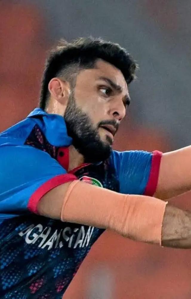 While defending the target of 115 runs, pacer Naveen-Ul-Haq bagged four wickets in his 3.5 overs. During his spell, he conceded 26 runs