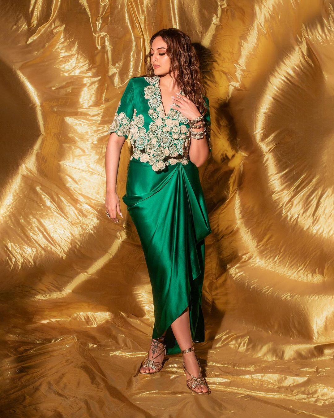 After looking at this outfit, we just have one thing to say: this Eid, go green!