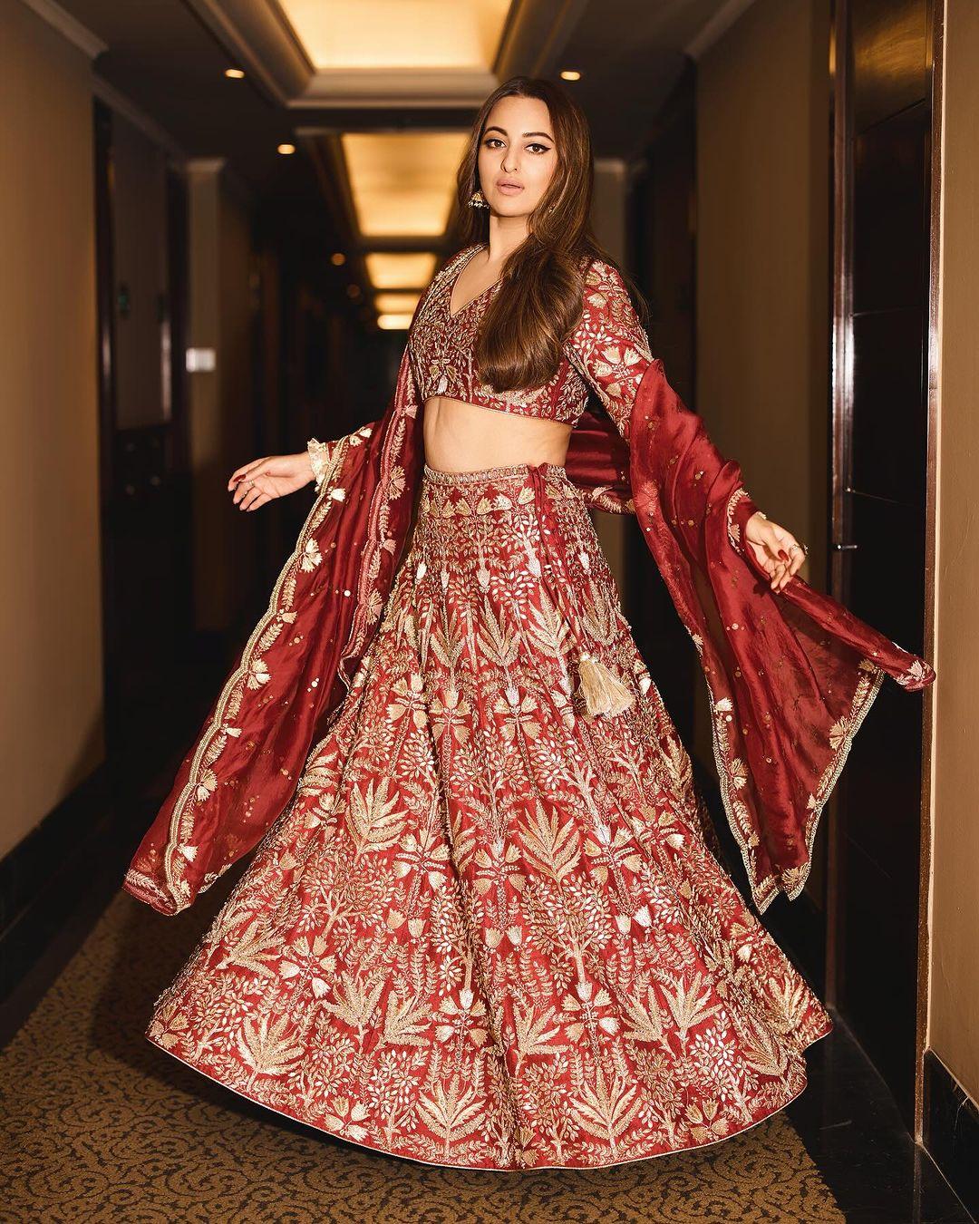 Sonakshi Sinha's red lehenga look is our personal favorite. This one will earn you a lot of praise at any Eid party