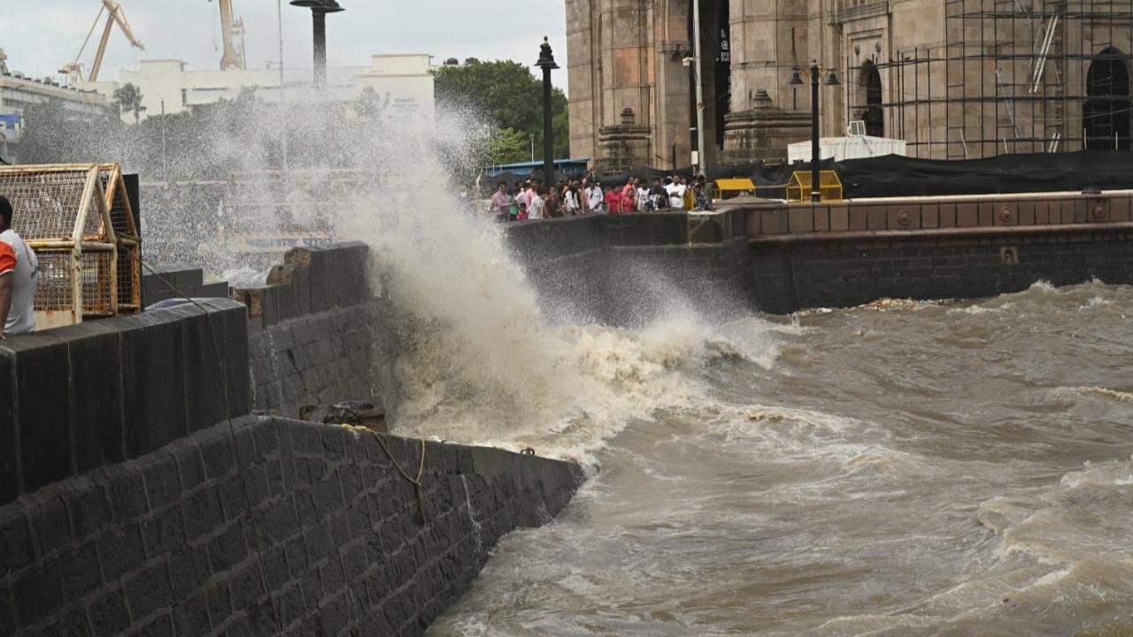 Meanwhile, the Regional Meteorological Department of Mumbai has issued a yellow warning alert in the areas of Thane and Mumbai for the next five days