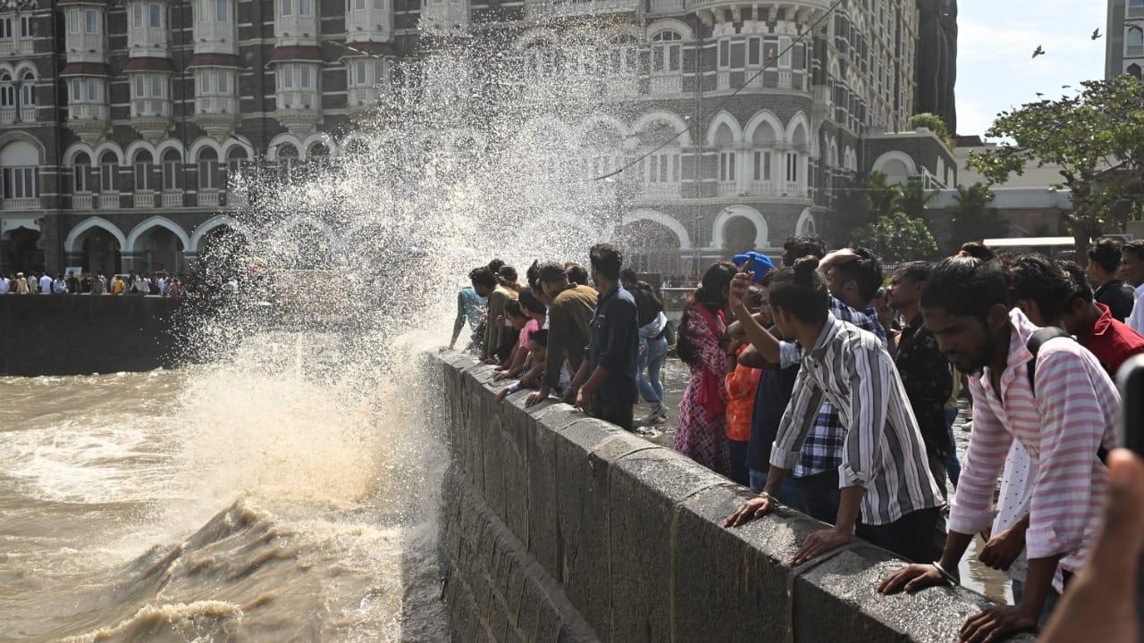 A high tide of about 4.53 metres is expected to hit Mumbai at 2.36 pm today, stated Brihanmumbai Municipal Corporation (BMC). The civic body also said that a low tide of about 0.77 metres is expected at 8.13 pm on Wednesday