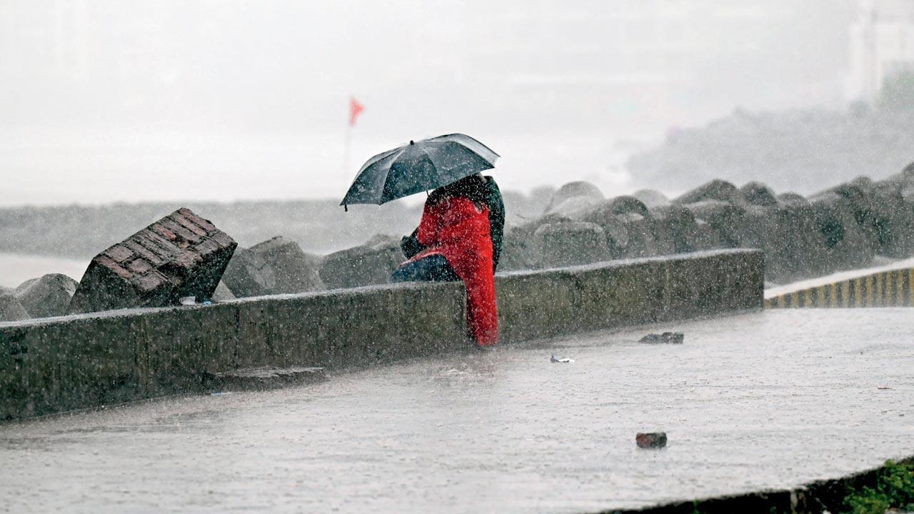 IMD issues yellow alert for Mumbai metropolitan region