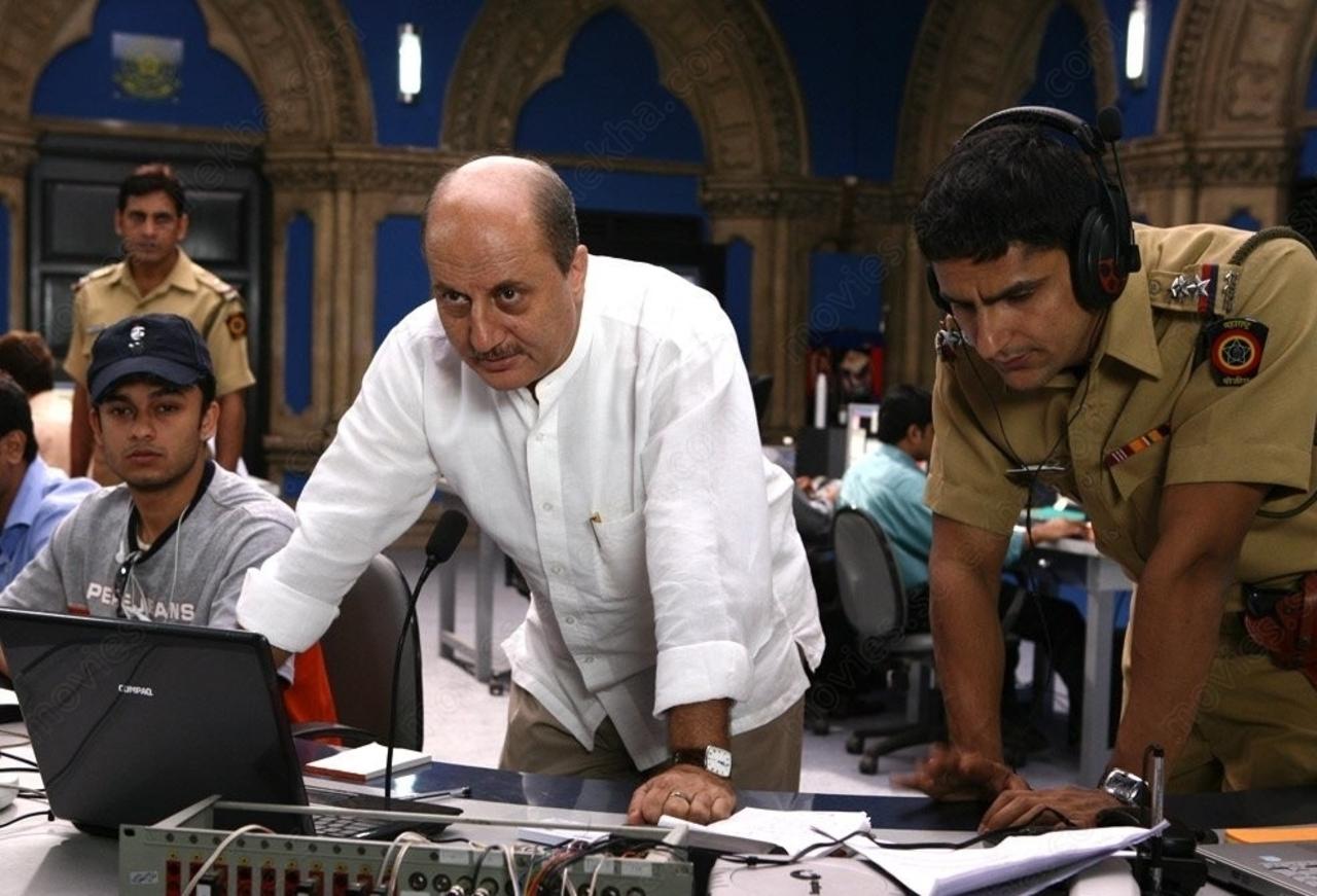 A Wednesday (2008): 
Prakash Rathod, a retired police commissioner recounts the most memorable case of his career wherein he was informed about a bomb scare in Mumbai by an ordinary commoner. A film that will open your eyes and keep you at the edge of your seat and makes several political commentaries through its narrative focused on the problems faced by the common man. Directed by Neeraj Pandey, the film stars Anupam Kher and Naseeruddin Shah in the lead