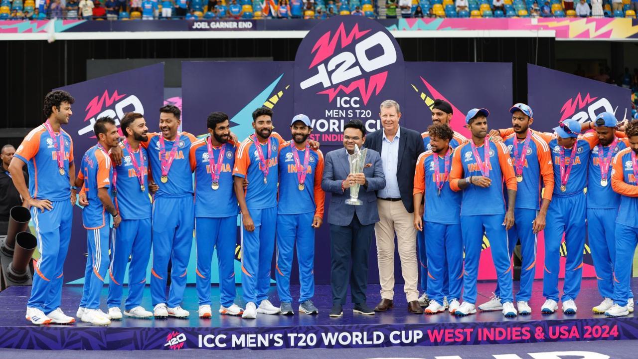 Cricket fraternity showers praise on Team India after historic World Cup triumph