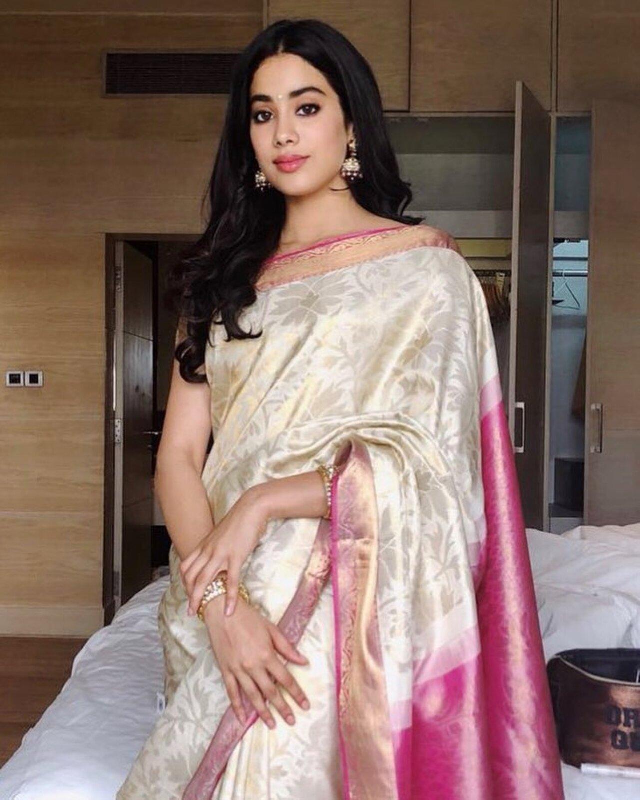 Janhvi Kapoor wore the same saree Sridevi wore at Ram Charan’s wedding for accepting her late mother’s National Film Award in 2018. 