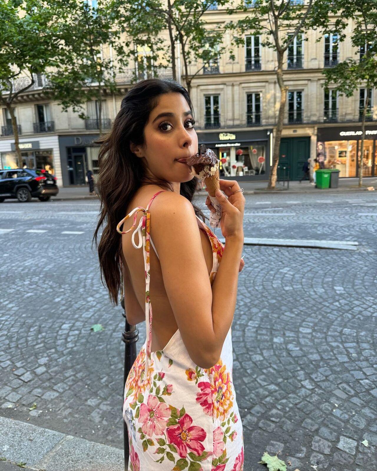 The actress also gave a glimpse of the yummy food she got a chance to gorge into during her stay in Paris