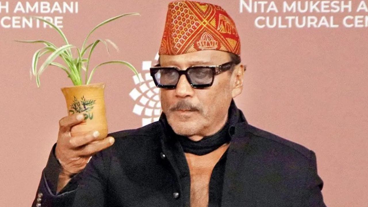 'Saans le lamba': Jackie Shroff's no-nonsense Yoga Day message wins hearts
