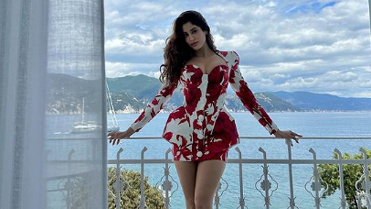 Janhvi Kapoor holds hands with rumoured beau Shikhar Pahariya in latest pics from her 'best weekend'