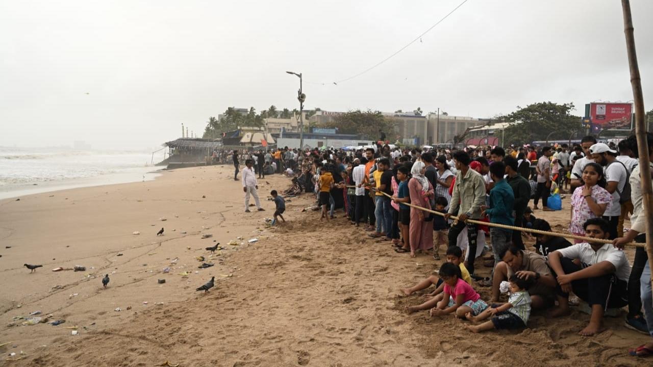 As per Disaster Management Department of the BMC, the city experienced a high tide of 3.79 m (12.43 ft) at 6.28 p.m. on Sunday